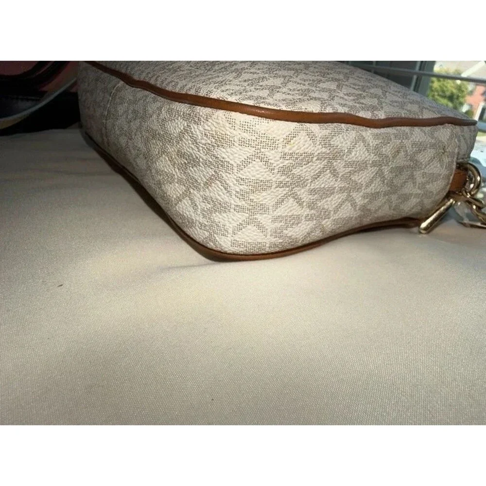NWT Michael Kors Jet Set Large East West Crossbody Bag Vanilla / Acorn